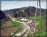 Pogled na dolino potoka Reke od vzhoda proti zahodu Pogled na dolino potoka Reke od vzhoda proti zahodu